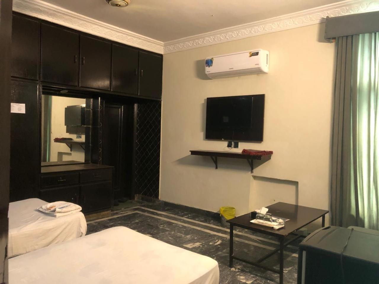 Hotel Royal Grand Lahore Extérieur photo
