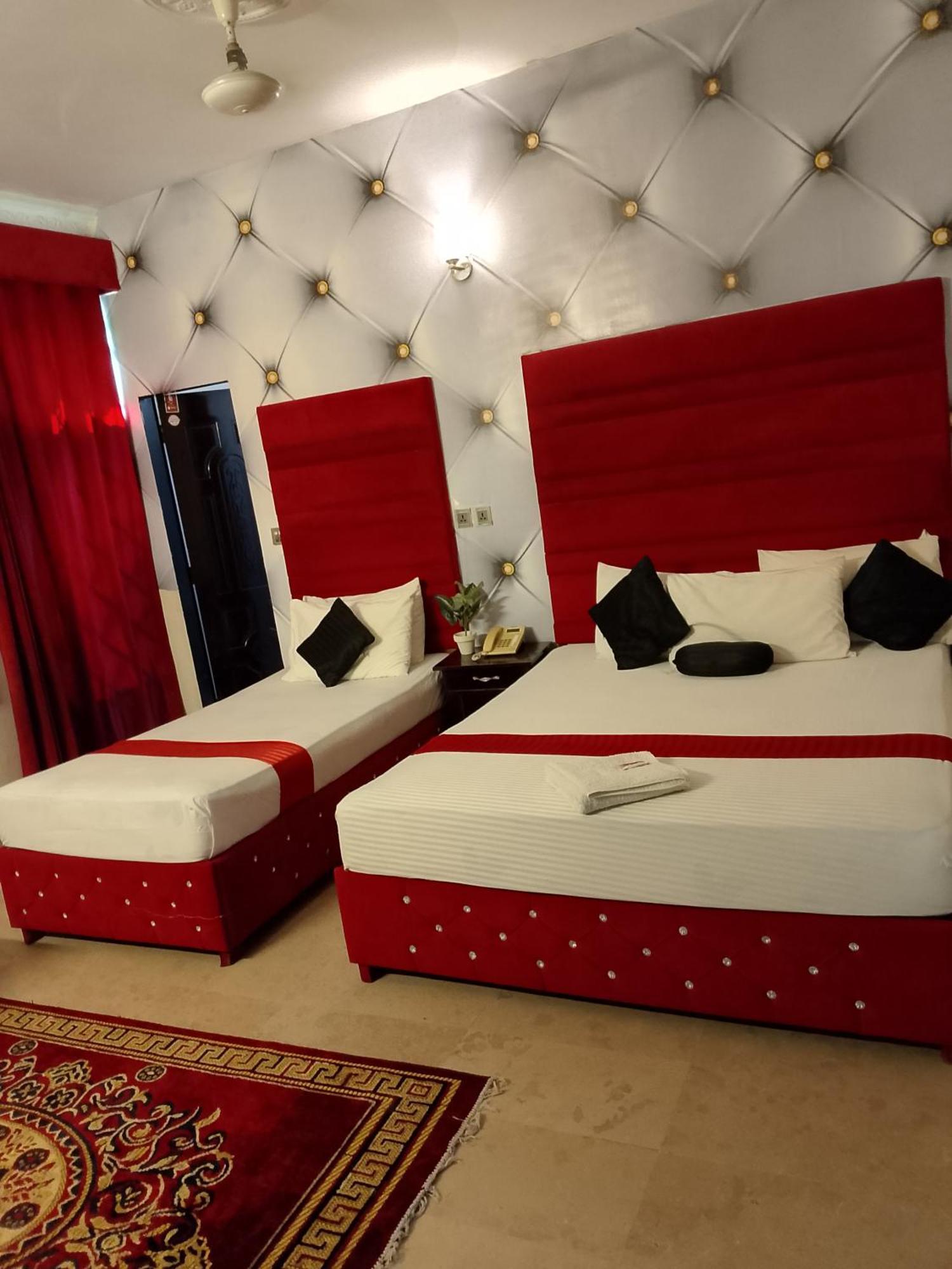 Hotel Royal Grand Lahore Extérieur photo
