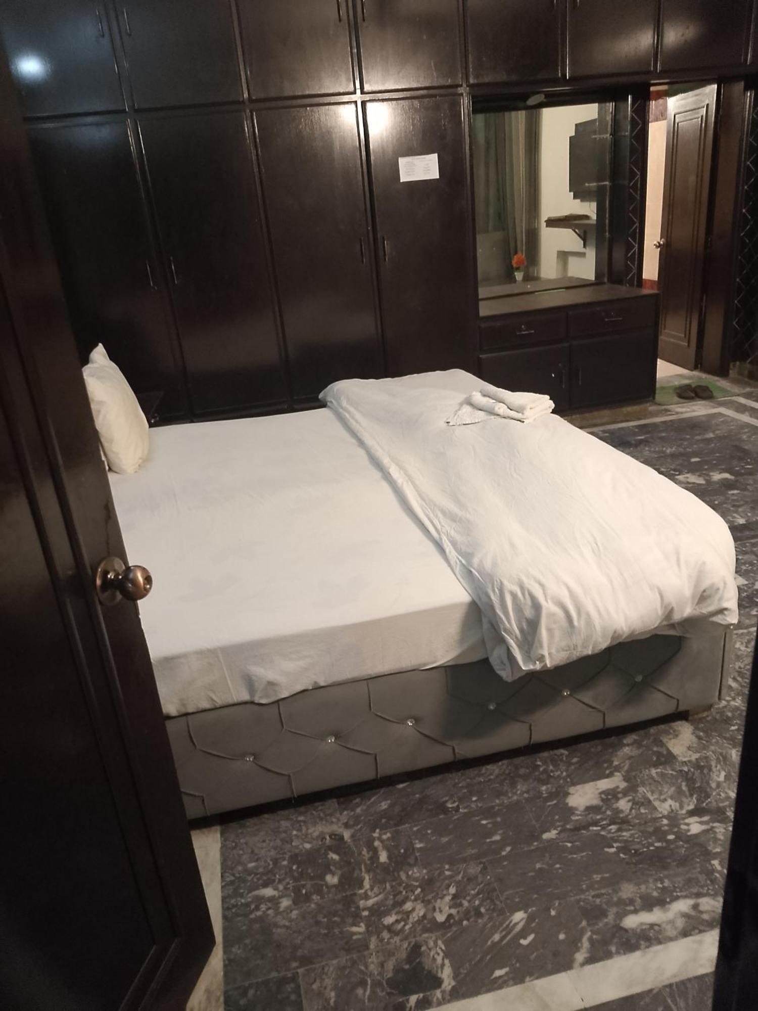 Hotel Royal Grand Lahore Extérieur photo