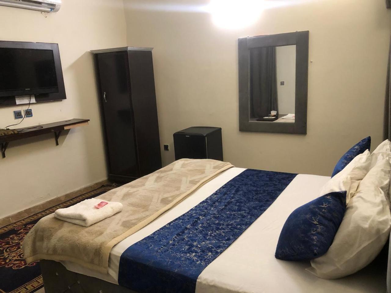 Hotel Royal Grand Lahore Extérieur photo